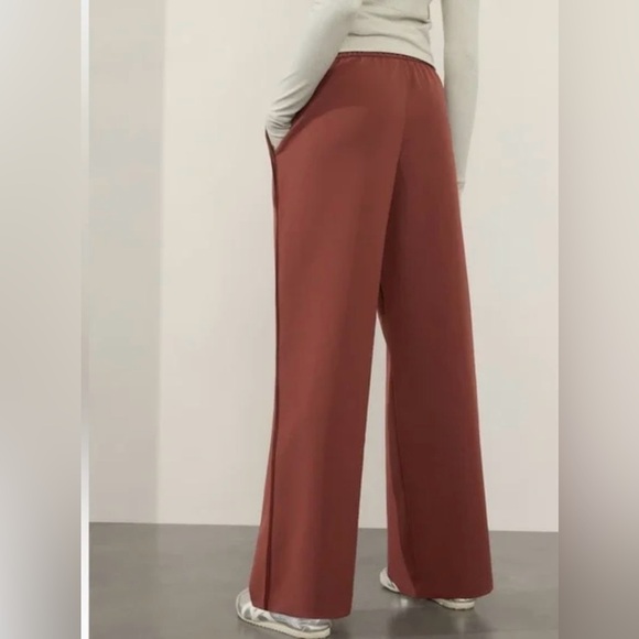 Athleta New Endeavor High Rise Relaxed Pant
Cherrywood Brown Women's Size S NWT - Picture 3 of 16